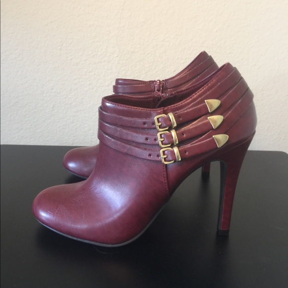 Perfect Maroon Booties - Picture 2 of 4